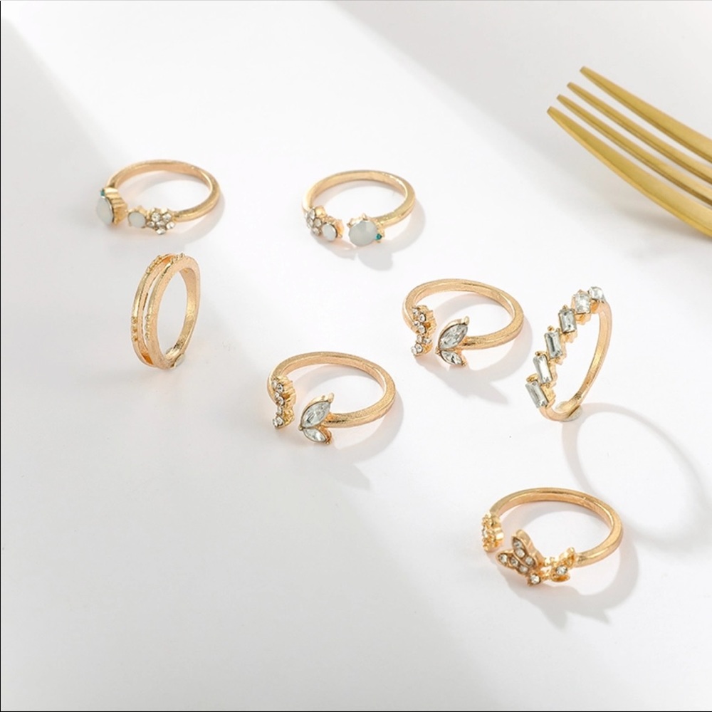 Butterfly ♡ 7 Crystal Midi Rings GIFT SET - Picture 6 of 7